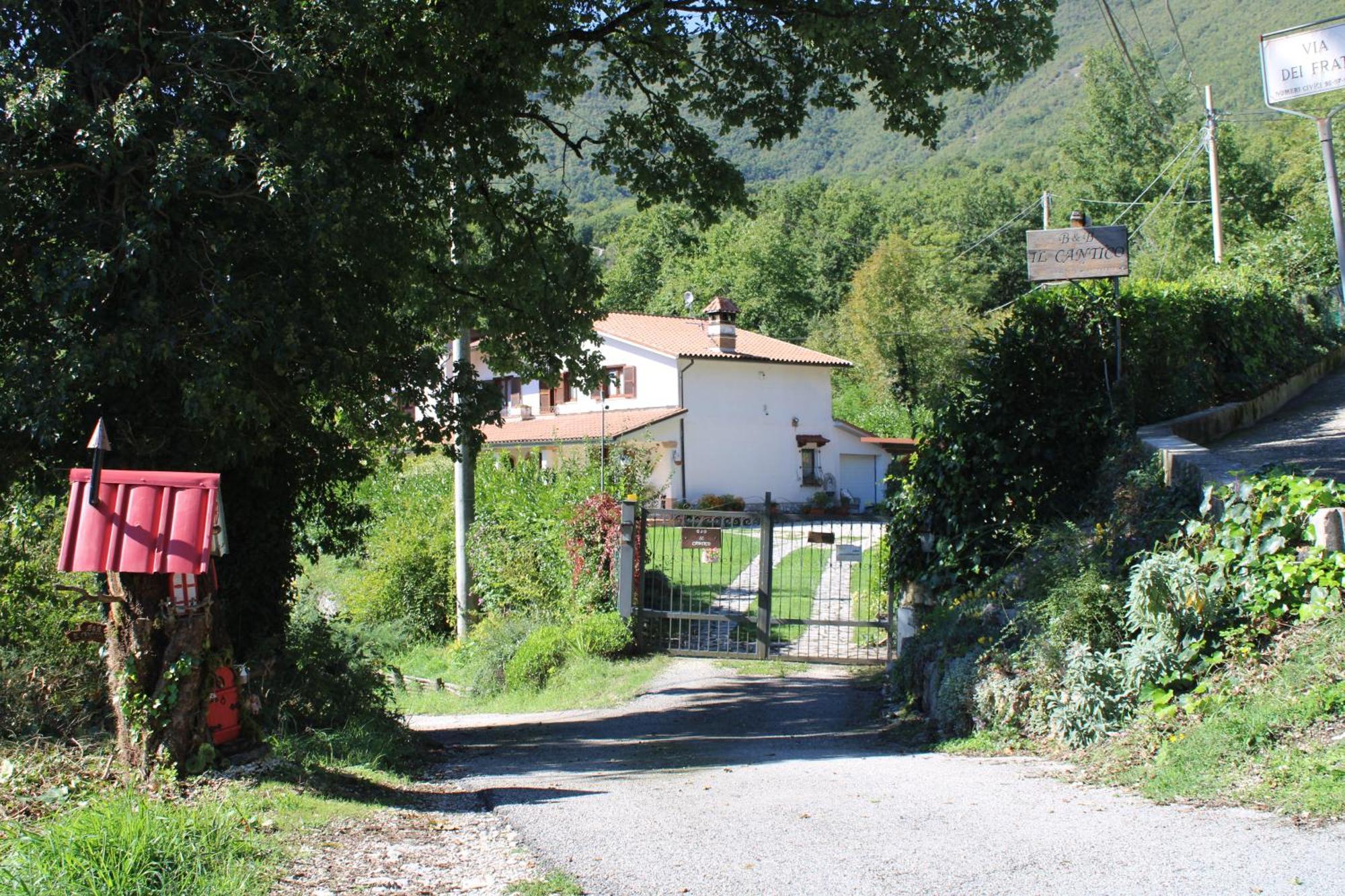 B&B Il Cantico Greccio Екстер'єр фото